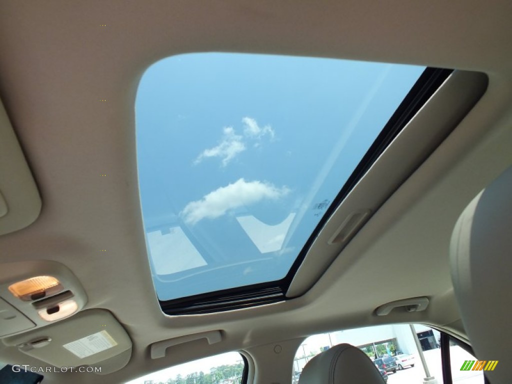 2012 Fusion SEL - White Platinum Tri-Coat / Medium Light Stone photo #19