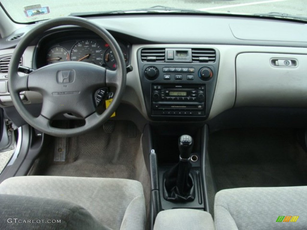 2001 Honda Accord LX Sedan Quartz Gray Dashboard Photo #65617371