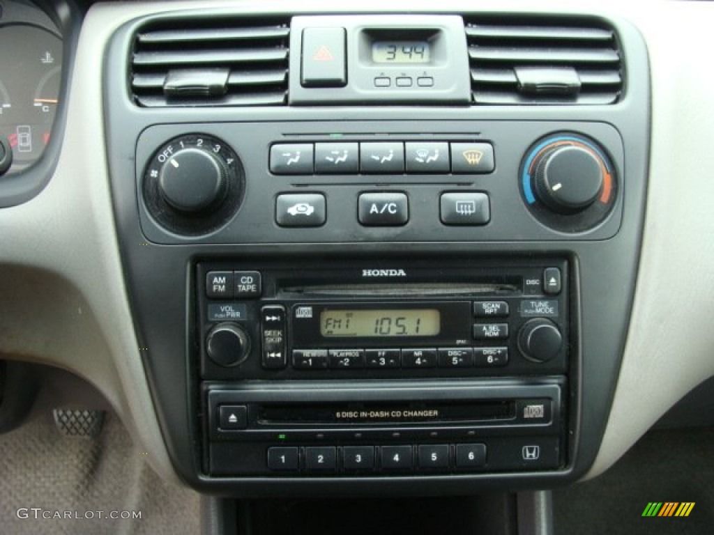 2001 Honda Accord LX Sedan Controls Photo #65617398