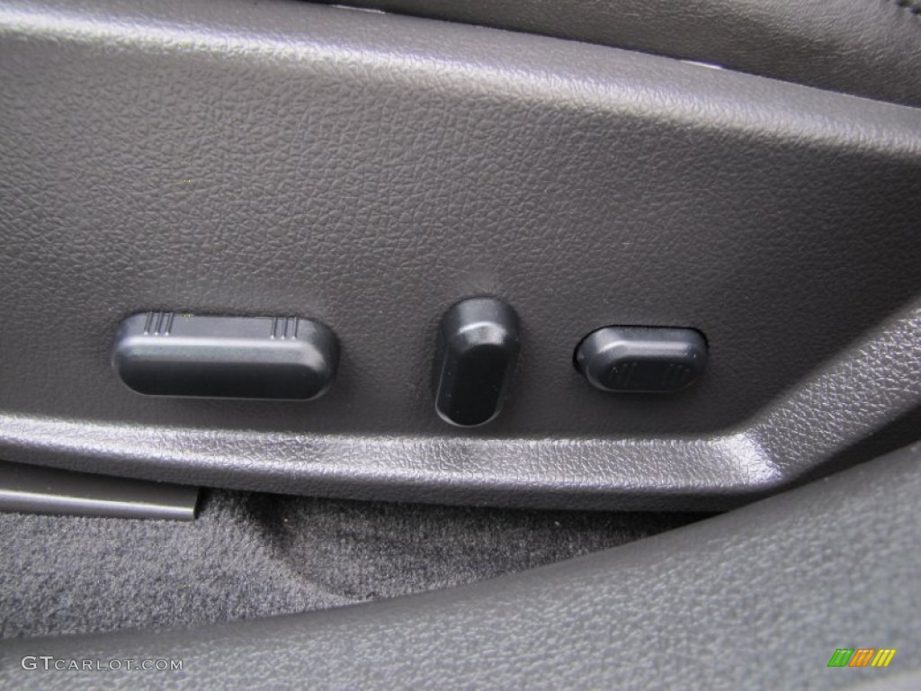 2010 Lincoln MKZ AWD Controls Photo #65618403