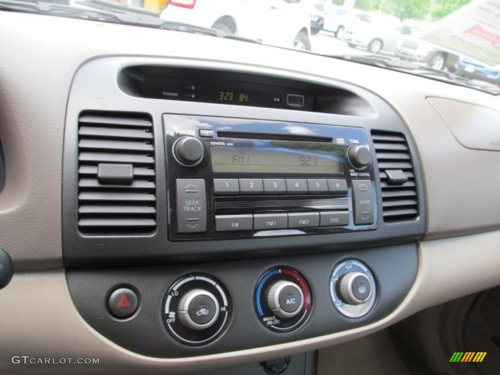 2005 Toyota Camry LE Audio System Photo #65619033