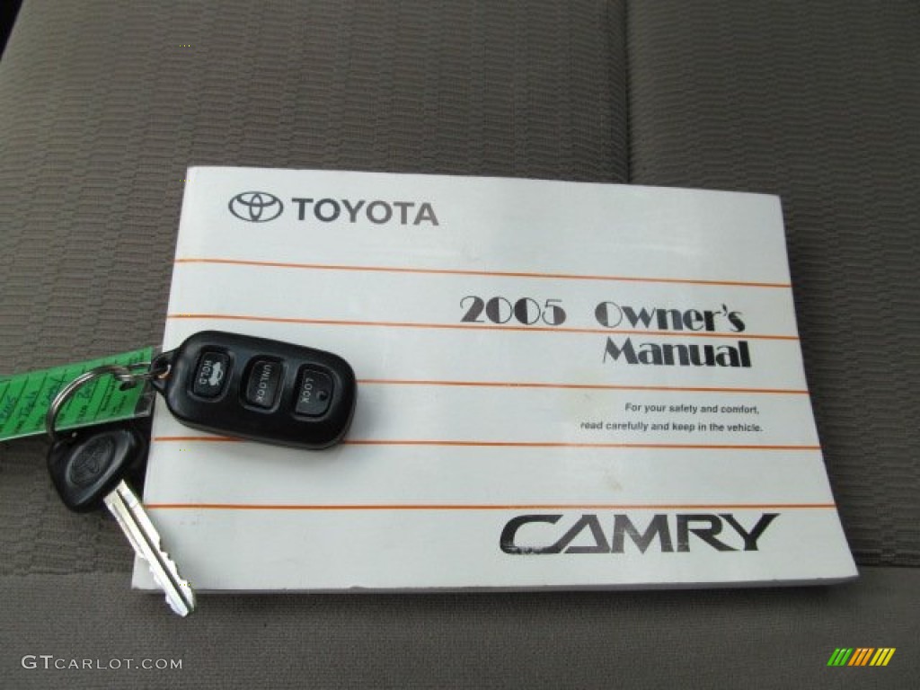 2005 Toyota Camry LE Keys Photos