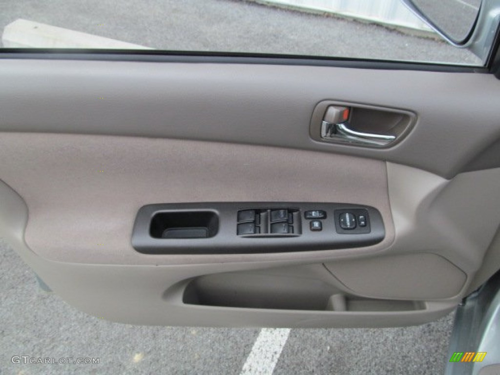 2006 Toyota Camry LE Taupe Door Panel Photo #65619351