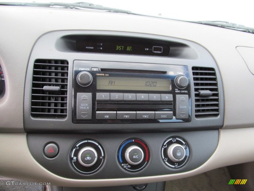 2006 Toyota Camry LE Controls Photo #65619387