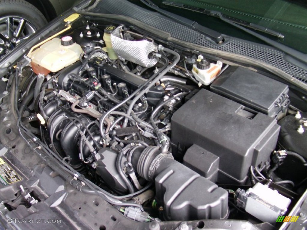 2005 Ford Focus ZX5 SES Hatchback Engine Photos