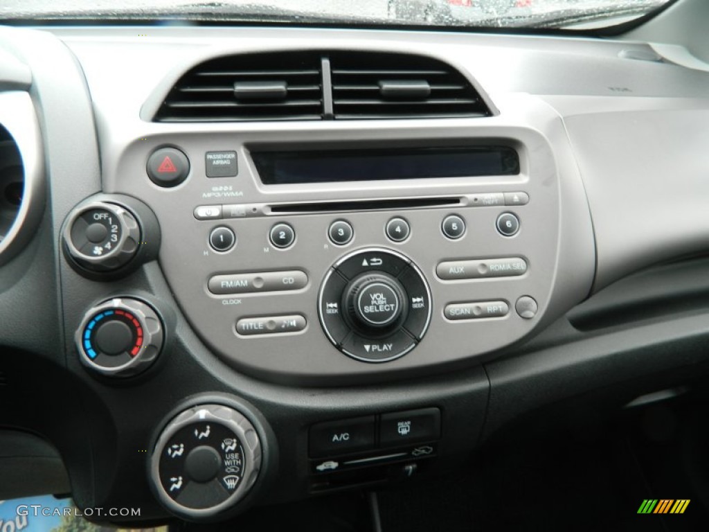 2010 Honda Fit Sport Controls Photo #65626021