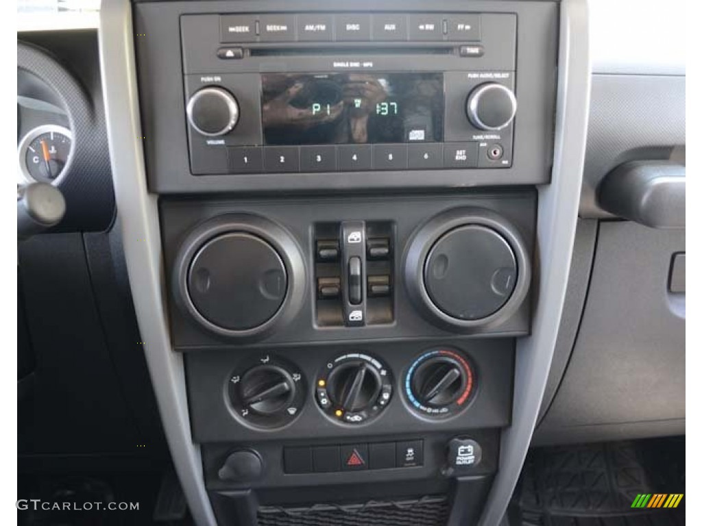 2010 Jeep Wrangler Unlimited Sport 4x4 Controls Photo #65635380