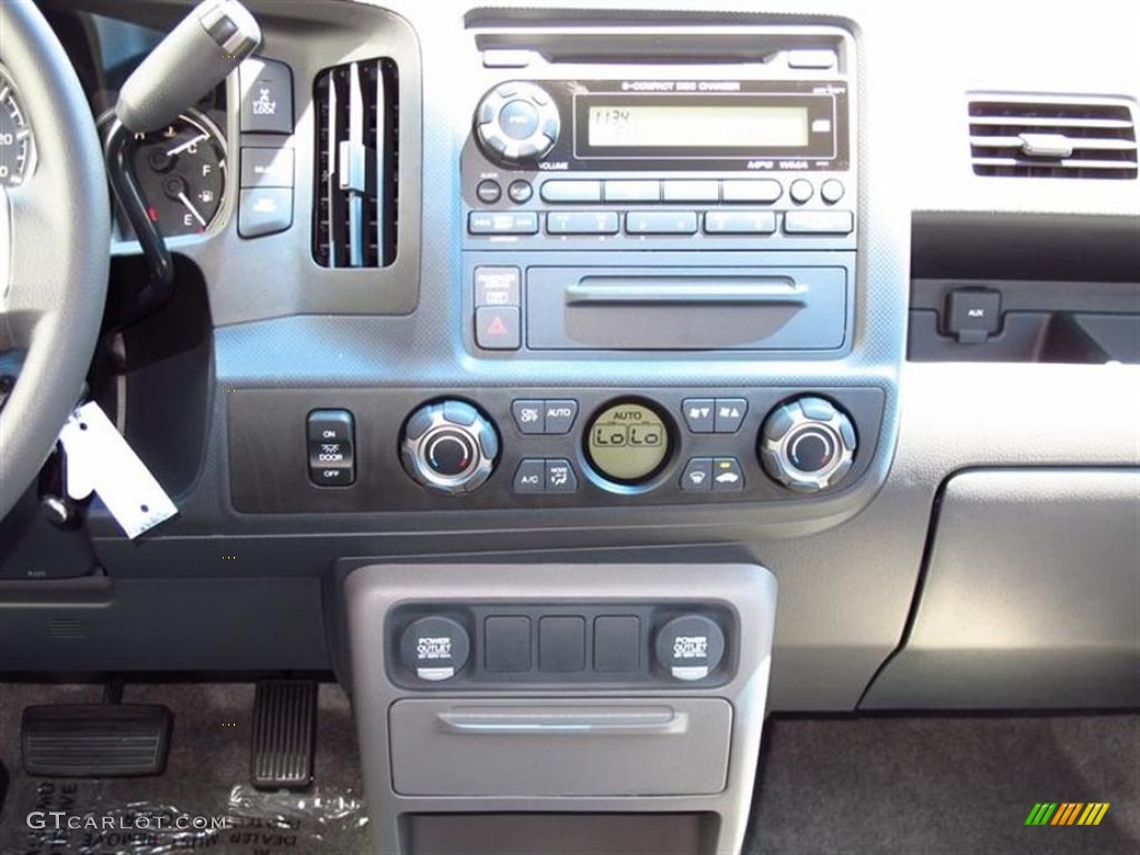 2012 Honda Ridgeline RTS Controls Photo #65641870