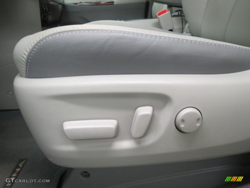 2012 Toyota Sienna Limited Front Seat Photos