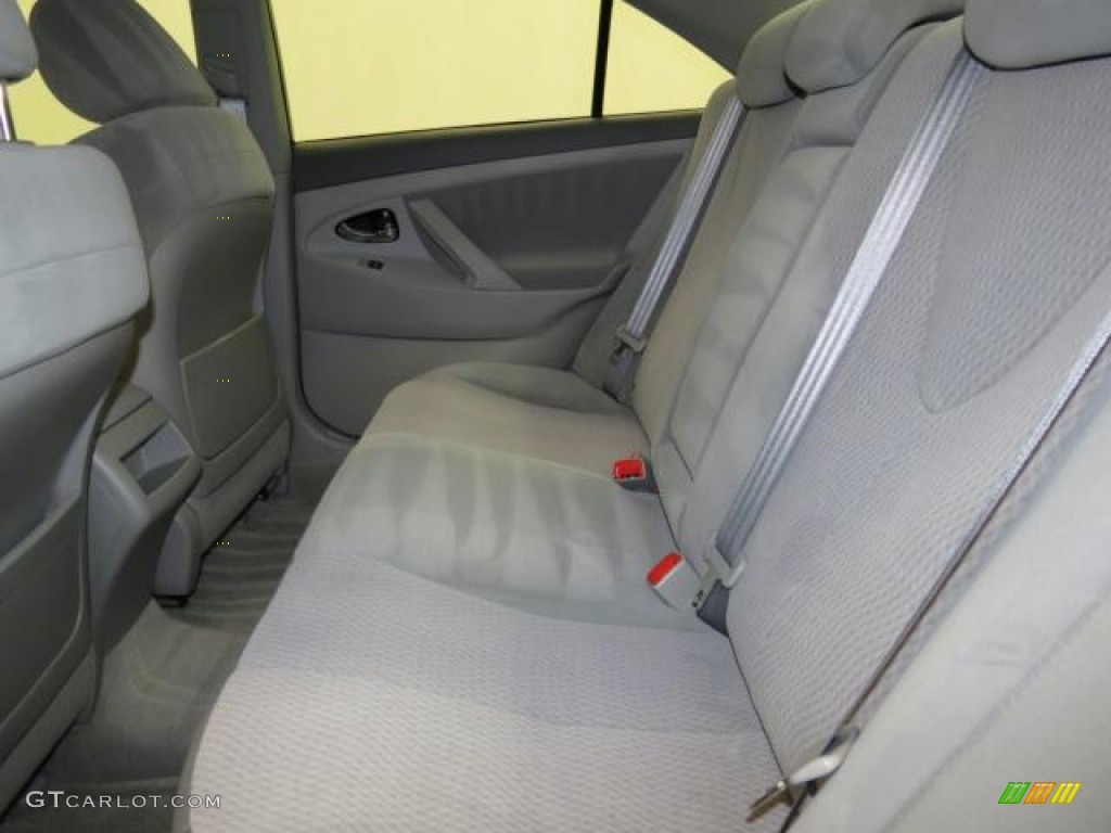 2010 Camry LE - Classic Silver Metallic / Ash Gray photo #6