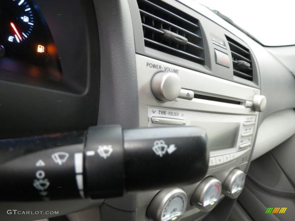 2010 Camry LE - Classic Silver Metallic / Ash Gray photo #20
