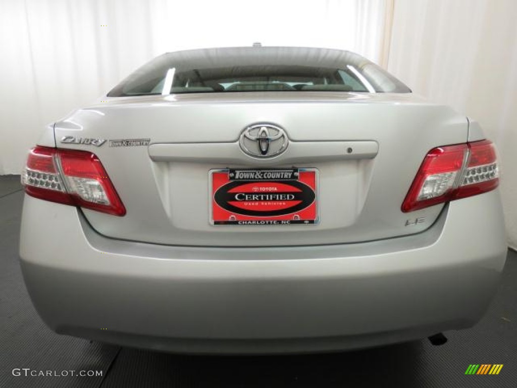 2010 Camry LE - Classic Silver Metallic / Ash Gray photo #27