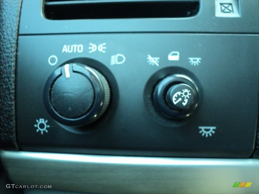 2008 Chevrolet Uplander LS Controls Photo #65644738