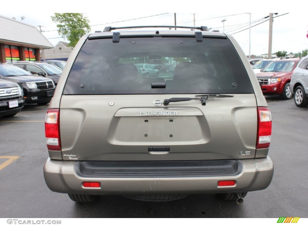 2004 Pathfinder LE Platinum 4x4 - Polished Pewter Metallic / Beige photo #17