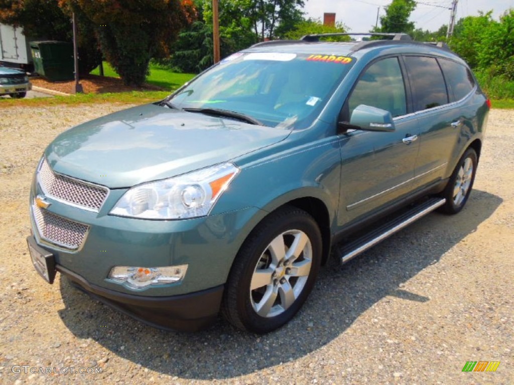 2009 Traverse LTZ AWD - Silver Moss Metallic / Cashmere/Ebony photo #2