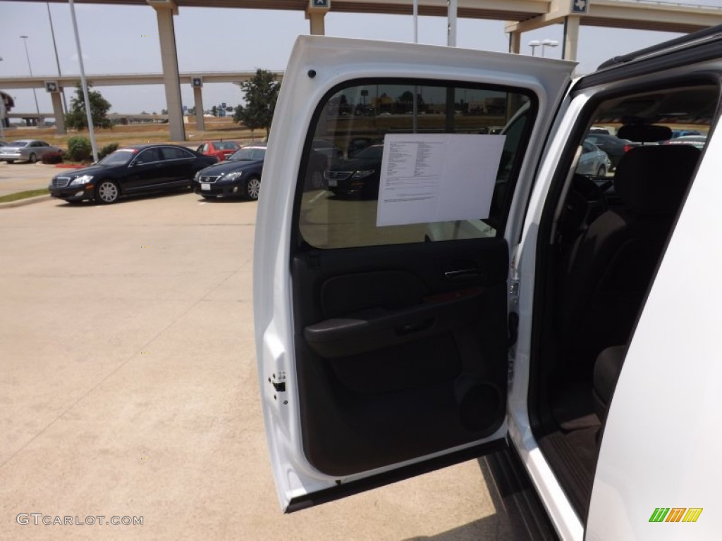 2011 Suburban LS 4x4 - Summit White / Ebony photo #19