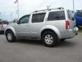 2005 Silver Lightning Metallic Nissan Pathfinder SE 4x4  photo #4