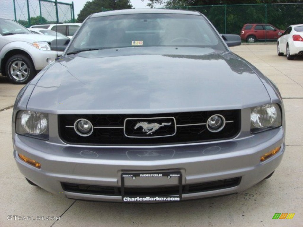 2006 Mustang V6 Premium Coupe - Tungsten Grey Metallic / Dark Charcoal photo #8