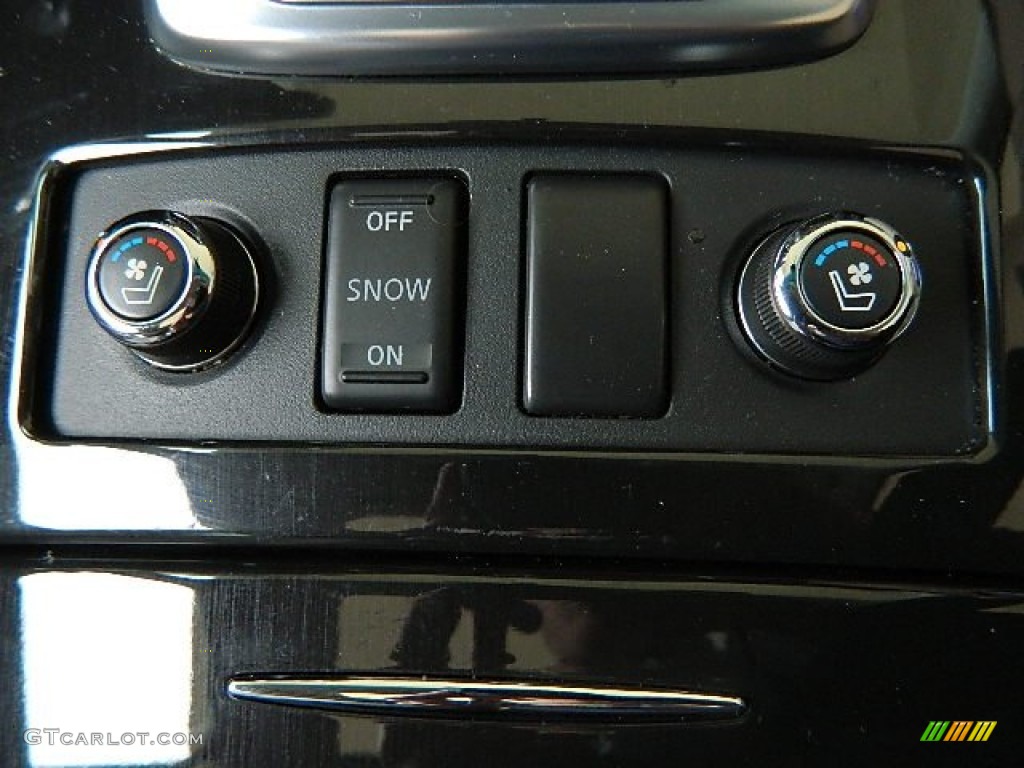 2010 Infiniti FX 35 AWD Controls Photo #65666419