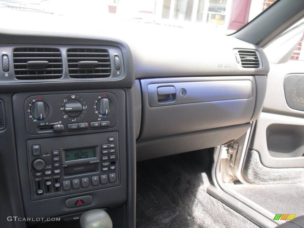 1998 S70  - Pewter Silver Metallic / Dark Gray photo #59