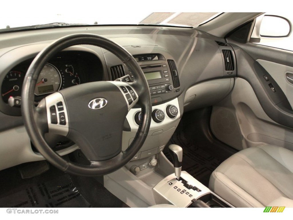 2009 Elantra SE Sedan - Quicksilver / Gray photo #9