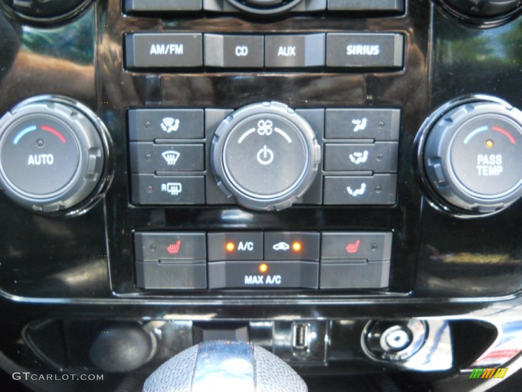 2010 Escape Limited V6 4WD - Black / Charcoal Black photo #31