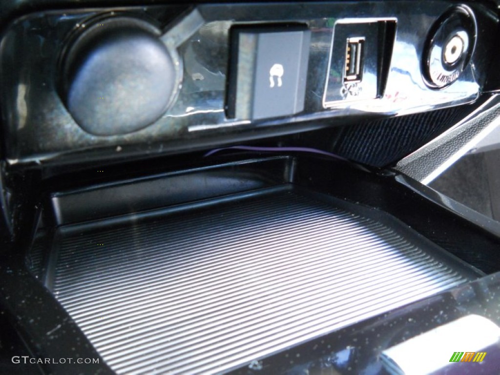 2010 Escape Limited V6 4WD - Black / Charcoal Black photo #33