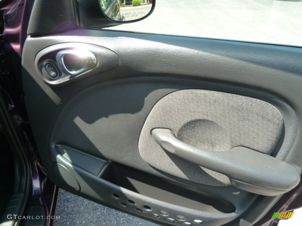 2005 Chrysler PT Cruiser Standard PT Cruiser Model Door Panel Photos