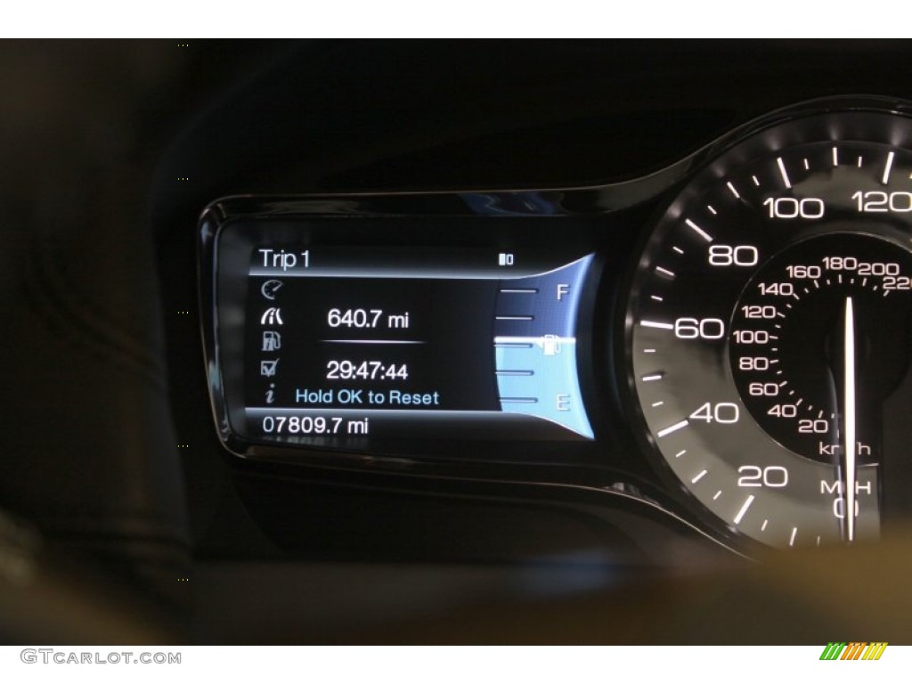 2011 Lincoln MKX FWD Gauges Photo #65683437