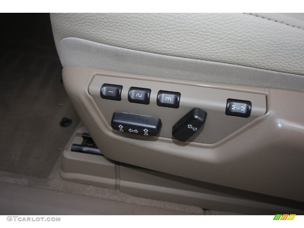 2009 Volvo XC90 3.2 Controls Photo #65692199