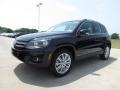Deep Black Metallic - Tiguan SE Photo No. 1