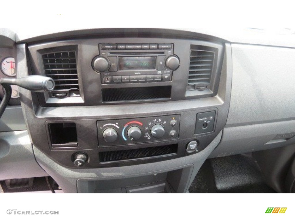 2007 Dodge Ram 2500 ST Regular Cab 4x4 Controls Photo #65696126