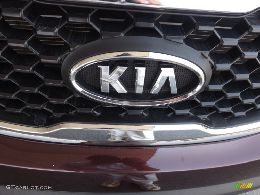 2011 Sorento LX V6 - Dark Cherry / Beige photo #22