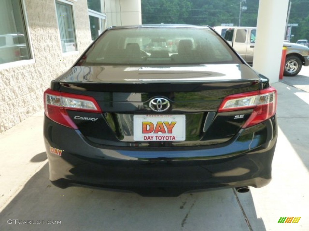 2012 Camry SE - Attitude Black Metallic / Black photo #3