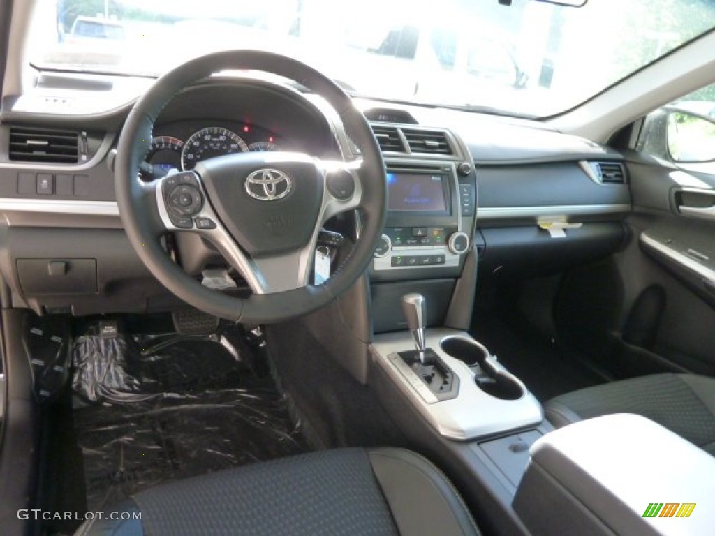 2012 Camry SE - Attitude Black Metallic / Black photo #10