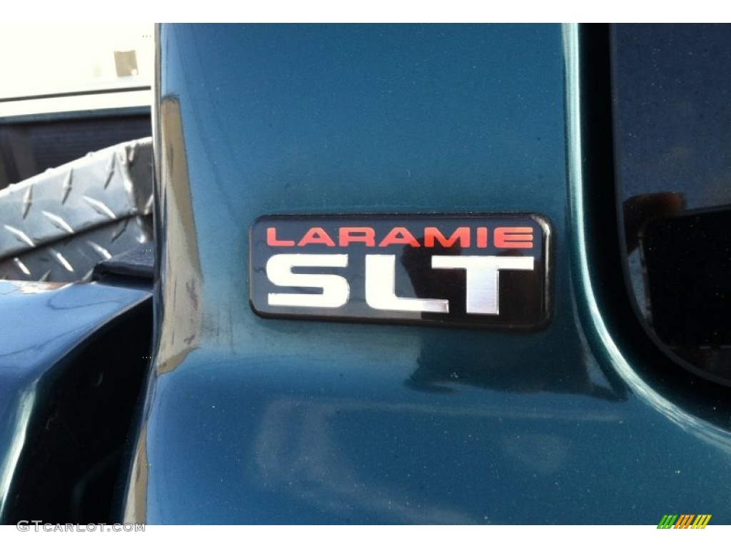 1997 Ram 2500 Laramie Extended Cab 4x4 - Emerald Green Metallic / Gray photo #17
