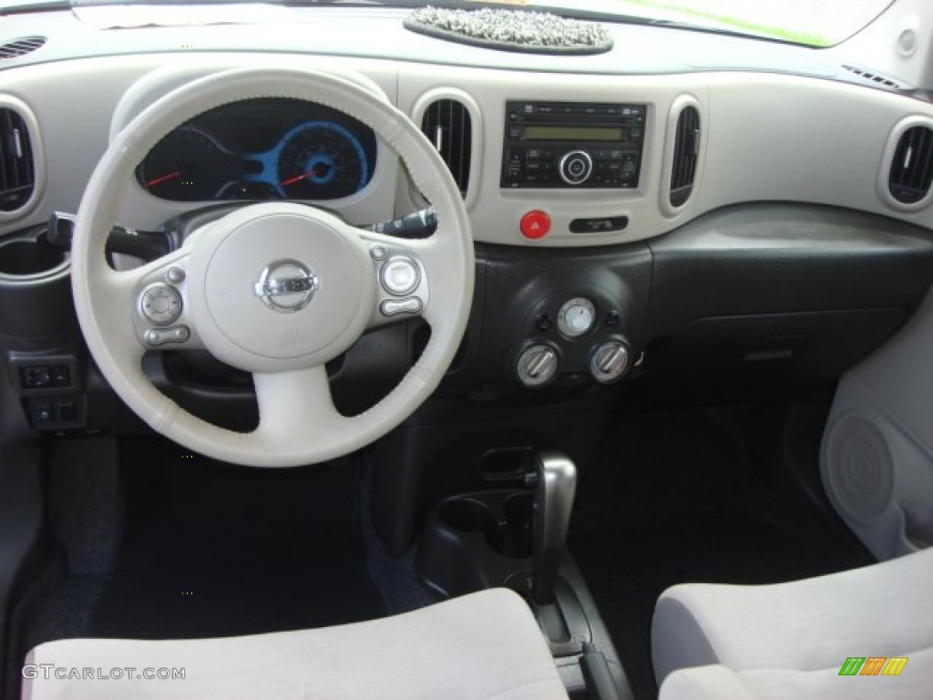 2011 Nissan Cube 1.8 S Light Gray Dashboard Photo #65700419