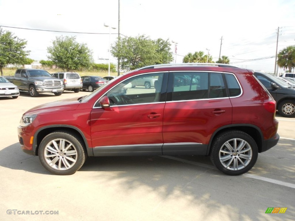 2012 Tiguan SE - Wild Cherry Metallic / Beige photo #4