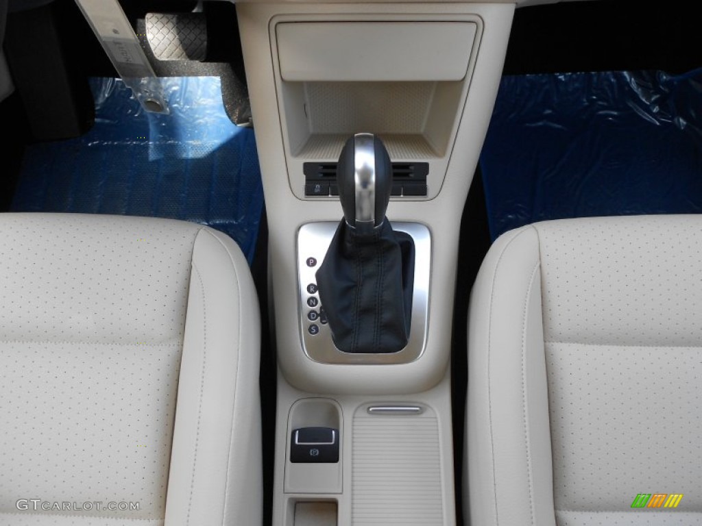 2012 Volkswagen Tiguan SE Transmission Photos