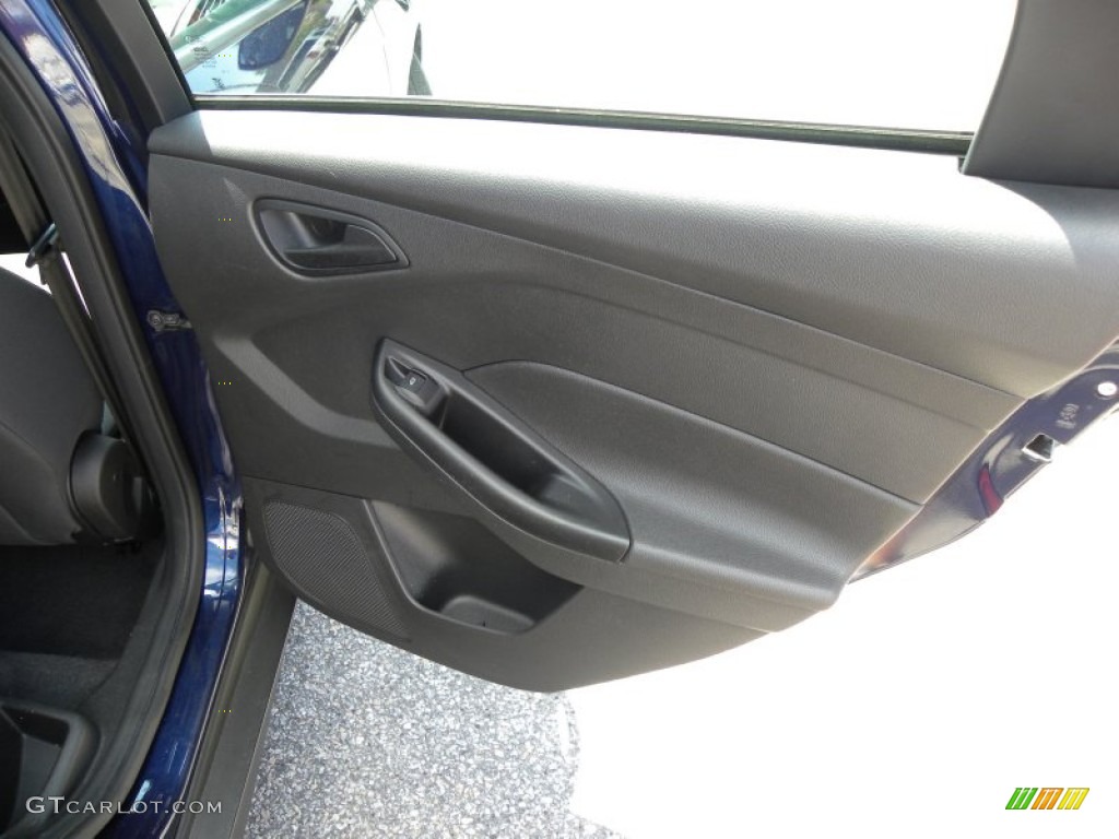 2012 Focus SE 5-Door - Kona Blue Metallic / Charcoal Black photo #11