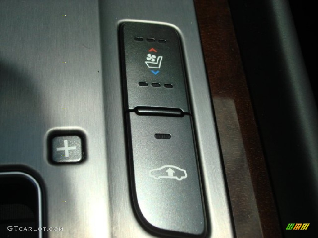 2012 Hyundai Equus Signature Controls Photo #65709704
