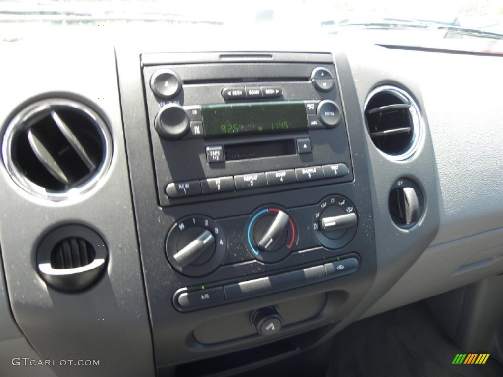 2004 F150 XLT SuperCab 4x4 - Oxford White / Black/Medium Flint photo #18