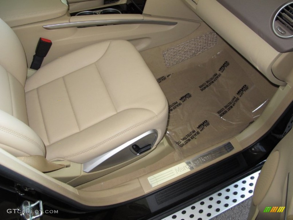 Cashmere Interior 2011 Mercedes-Benz ML 350 4Matic Photo #65722442