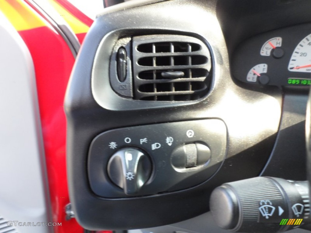 2001 Ford F150 SVT Lightning Controls Photo #65723513