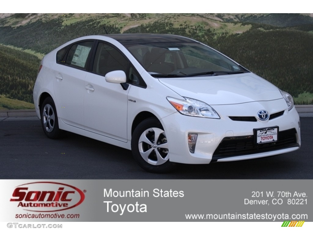 2012 Prius 3rd Gen Three Hybrid - Blizzard White Pearl / Dark Gray photo #1