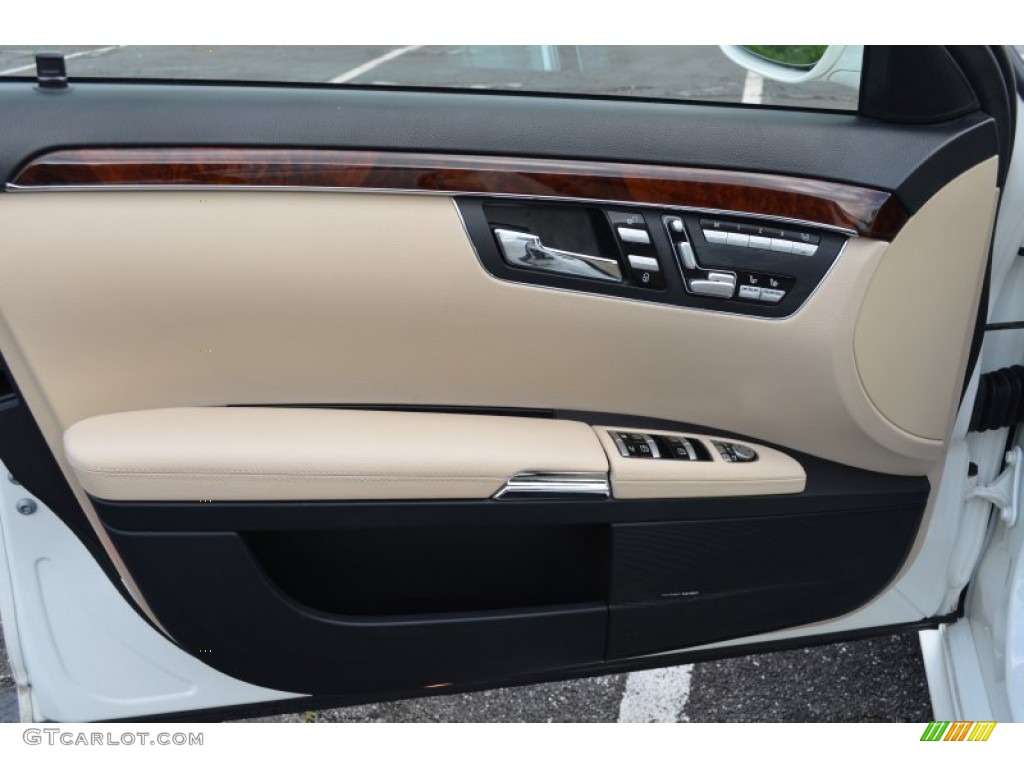 2009 Mercedes-Benz S 550 4Matic Sedan Black/Savanna Door Panel Photo #65738188