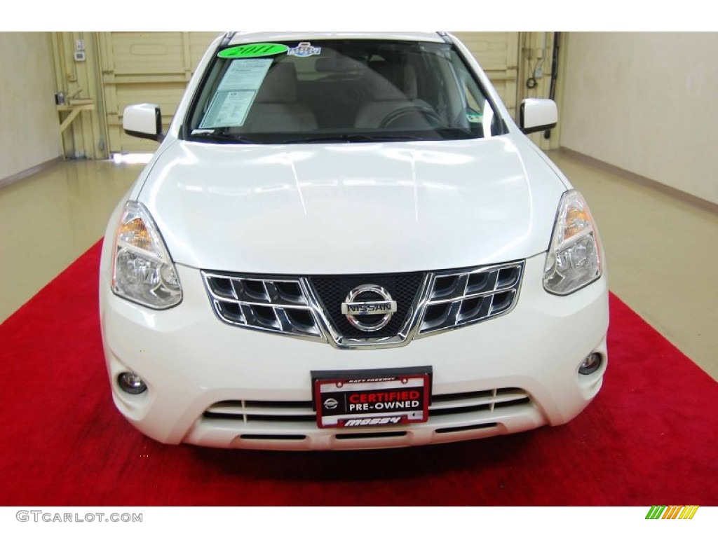 2011 Rogue SL - Pearl White / Gray photo #2