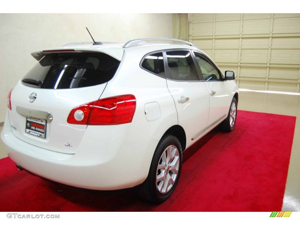 2011 Rogue SL - Pearl White / Gray photo #6