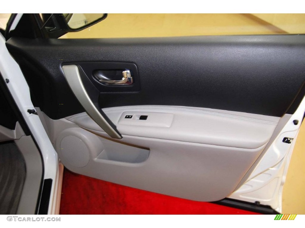 2011 Rogue SL - Pearl White / Gray photo #19