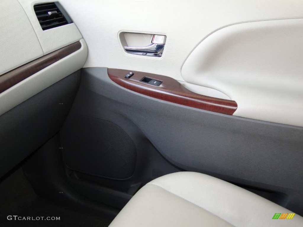2011 Sienna XLE - Sandy Beach Metallic / Bisque photo #22